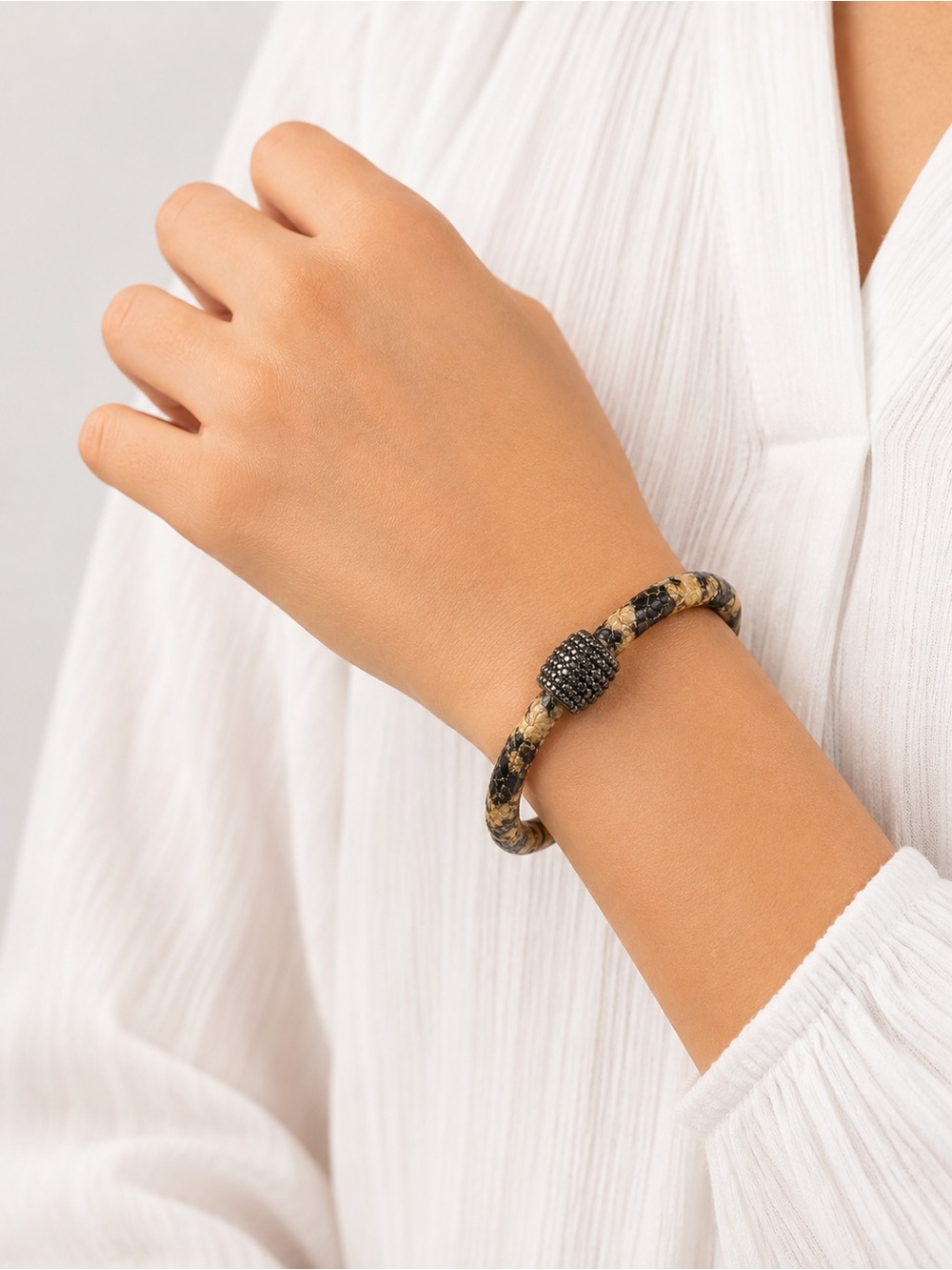 Boho Beads Bali Bracelet
Color: Light Snake Skin